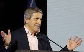 Caputo negocia modificaciones en el régimen de inocencia fiscal con contadores