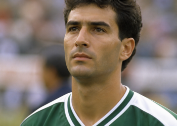 El jugador que participó en tres Mundiales con diferentes selecciones sin moverse de su país natal