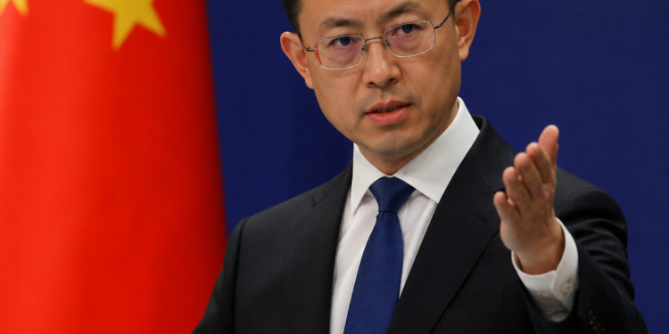 China rechaza las sanciones de la UE contra empresas por vínculos con Rusia