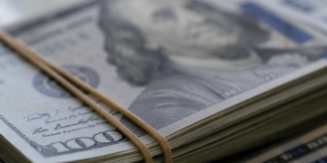 Proyección del dólar: ajustes de la banda cambiaria tras el último informe de inflación