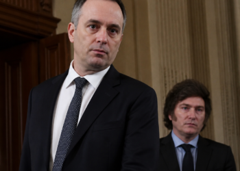 Reordenamiento interno del Gobierno ante la situación de Adorni