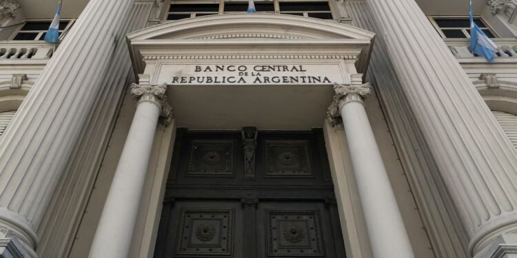 Factores Clave Detrás de la Compra de Reservas del Banco Central por US$10.000 Millones