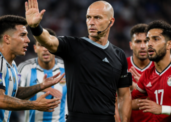 La FIFA respalda a los árbitros tras las críticas en el partido Argentina-Egipto: ‘Las acusaciones infundadas no tienen lugar’