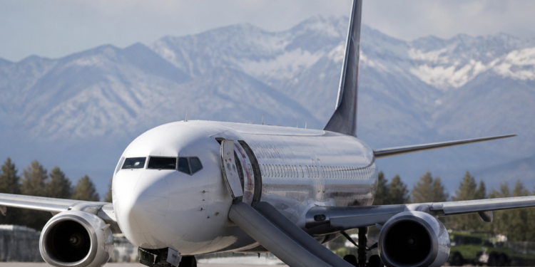 Incidente aéreo: dos vuelos que partieron de Chile hacia Brasil efectuaron aterrizajes de emergencia en Mendoza