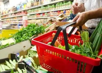 Cuánto necesitó una familia en junio para no ser pobre: la canasta básica superó los $1,5 millones