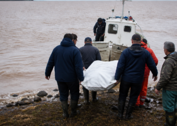Hallan el cuerpo del último pescador desaparecido en el Río de la Plata y finaliza la búsqueda