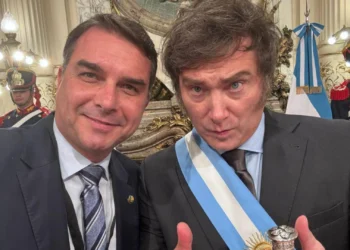 Javier Milei viaja a San Pablo para respaldar la candidatura de Flavio Bolsonaro
