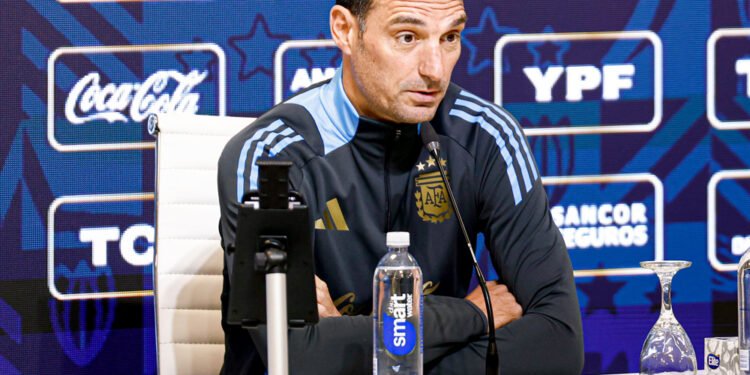 Lionel Scaloni se pronunció sobre las supuestas presiones previas a la final y aseguró su permanencia en el cargo