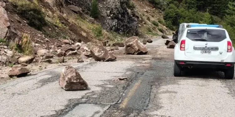 Corte total en la Ruta 40: interrupción del Camino de los Siete Lagos durante las vacaciones de invierno