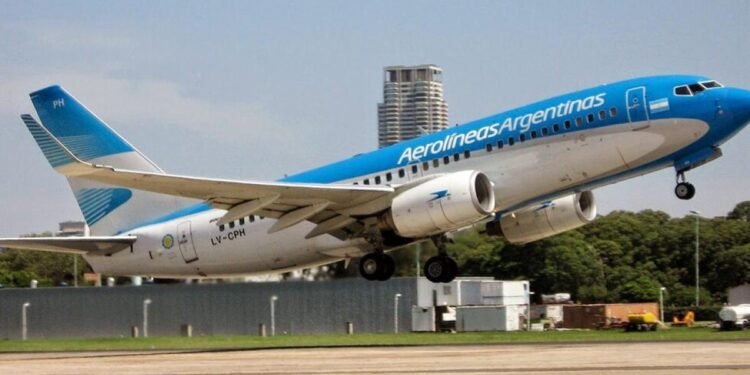 El Gobierno estudia acciones legales para detener el fallo de EE.UU. sobre Aerolíneas