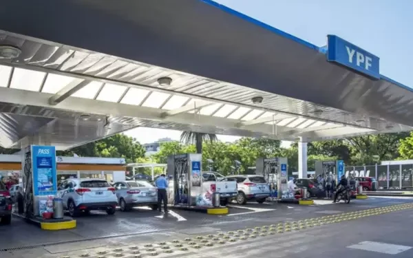Combustibles: la nafta aumentó más de 550% desde el inicio del gobierno de Milei