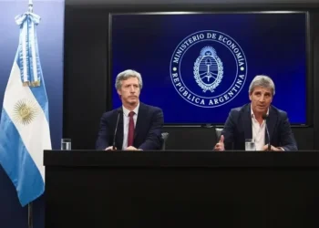 El Gobierno amplió el acceso de las empresas al crédito en dólares y mantuvo límites para los bancos