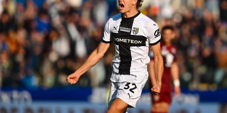 Parma apuesta nuevamente por el talento argentino: venta de Mateo Pellegrino y llegada de David Romero y Thomas De Martis