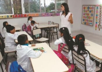 El salario docente perdió poder adquisitivo en 22 de las 24 provincias desde diciembre de 2023