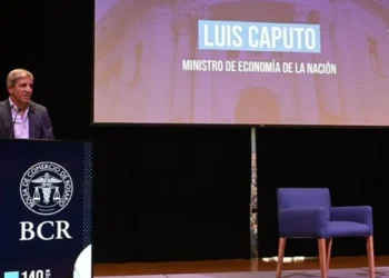 Luis Caputo: “No está todo bien, pero nunca dijimos que la economía se solucionaría en dos años”