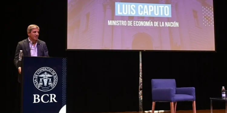 Luis Caputo: “No está todo bien, pero nunca dijimos que la economía se solucionaría en dos años”