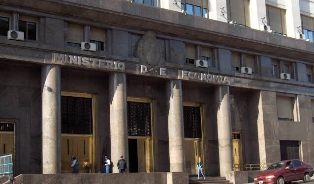 Economía redujo a US$50 millones el cupo del bono AO29 para la licitación de este miércoles