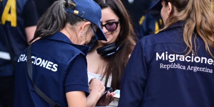 Histórico operativo de control migratorio en Rosario