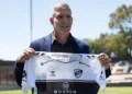 Martín Palermo regresa a Platense como nuevo director técnico: un desafío ante la adversidad
