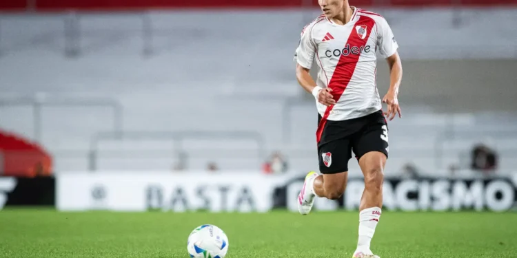 River Plate cede a Ian Subiabre mientras cierran las salidas de Salas y Lencina: el panorama del mercado de pases