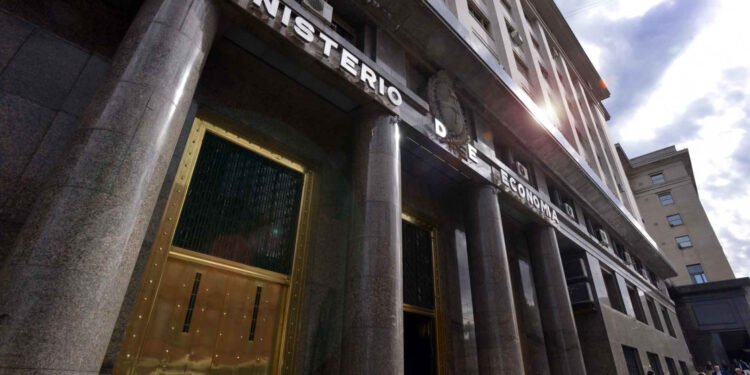 Presupuesto 2027: las metas de inflación, crecimiento y dólar que quedaron lejos de las proyecciones oficiales
