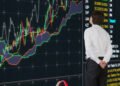 Por qué la Bolsa puede subir cuando la economía se debilita y caer cuando los datos mejoran