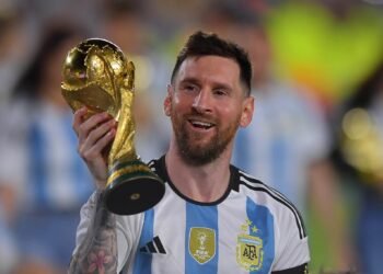 Expertos en grafología analizan la emotiva carta de despedida de Messi