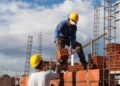 Industria, construcción y empleo: los indicadores que muestran el retroceso de la actividad desde 2023