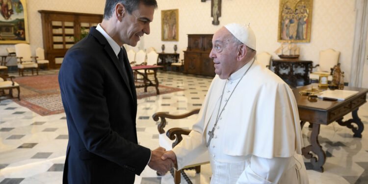 El conflicto entre el Gobierno y la Iglesia se intensifica a un mes de la llegada del Papa