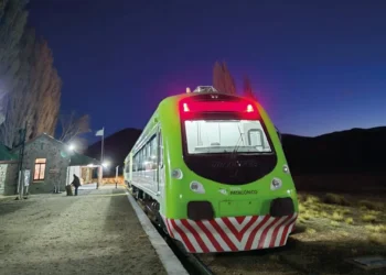 Se inicia la venta de pasajes para un viaje de 800 km por paisajes patagónicos