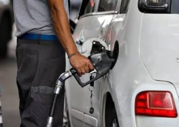 Cuánto cuesta llenar el tanque en Argentina en comparación con otros países de la región