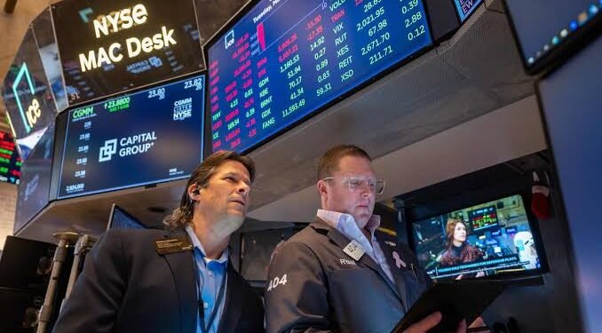 El riesgo país bajó a 657 puntos tras una mejora en los bonos argentinos