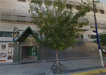 Lomas de Zamora: protesta por caso de imágenes generadas con IA y su difusión